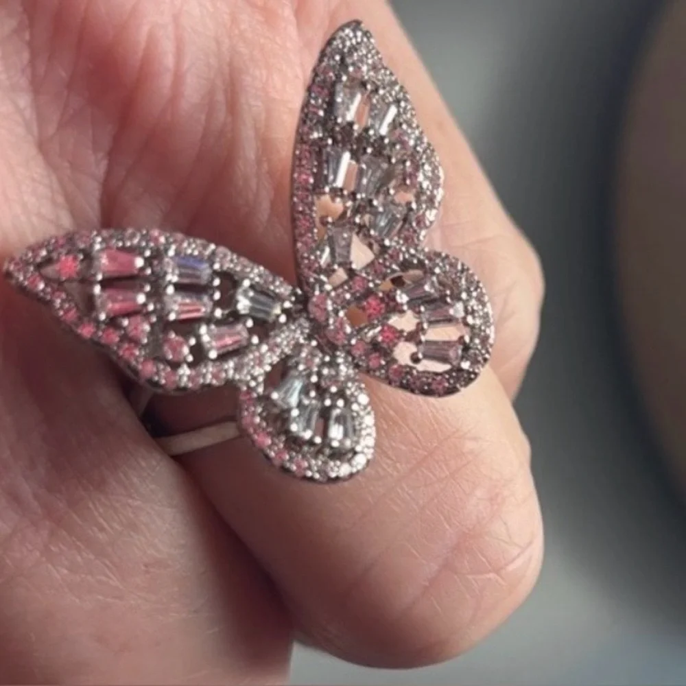 NWT Butterfly Statement Ring Size 6